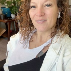 Angelika123k, 19690128, Ascot, Quebec, Canada