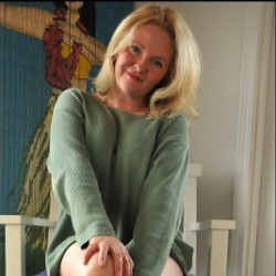 Theresa_Love, 19840405, al-Fardaws, al-Farwānīyah, Kuwait