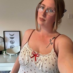 Evelynreece, 19800302, Cortaro, Arizona, United States